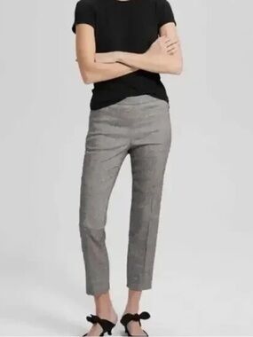 Theory Women’s Cropped  Treeca Pull On Eco Sharkskin Size 4